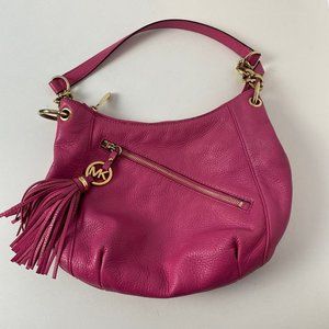 MICHAEL KORS FUCHSIA LEATHER TASSEL DETAIL SHOULDER BAG